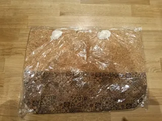 Bolso de playa beige y marrón