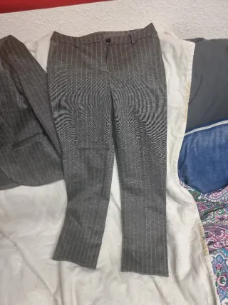 Traje sastre chaqueta y pantalón gris mujer