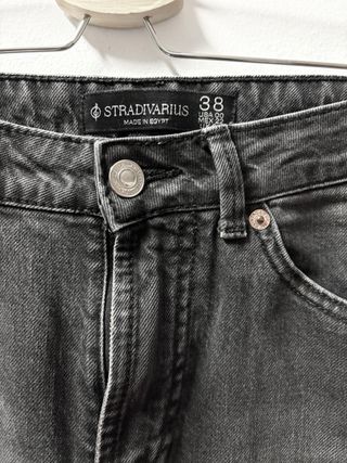 Pantalón Stradivarius D98 T.38