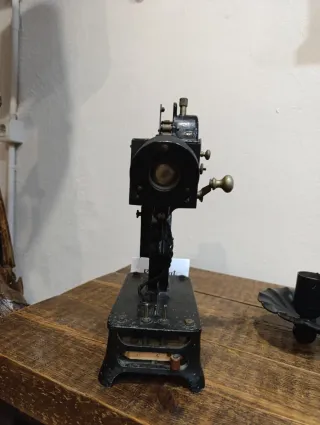 Proyector Cine Pathé-Baby 9,5mm