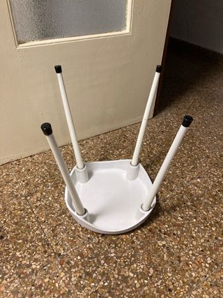 Banqueta blanca multiusos