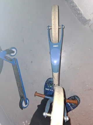 Bicicleta de equilibrio Kinderkraft azul