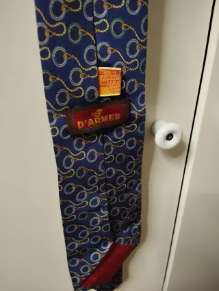 Corbata de seda natural azul y dorada