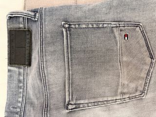 Pantalón vaquero gris Tommy Hilfiger T.33/34 Roto