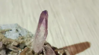 Cuarzo Amatista Veracruz sobre Calcita