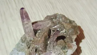Cuarzo Amatista Veracruz sobre Calcita
