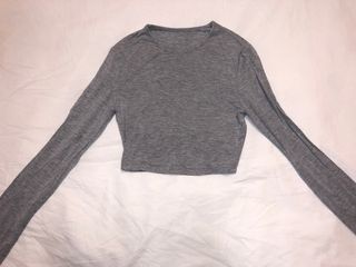 Top gris manga larga tejido fino