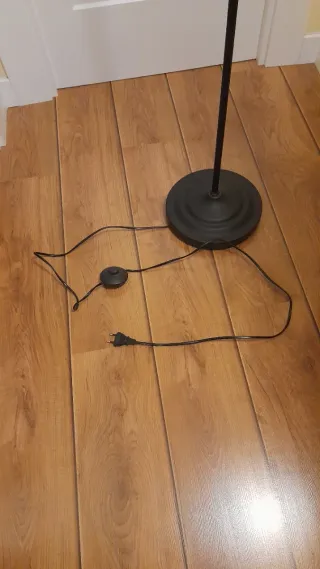 Lámpara de pie flexo negra