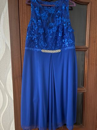 Vestido de fiesta azul con lentejuelas
