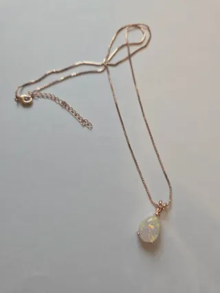 Colgante oro rosa con piedra nacarada