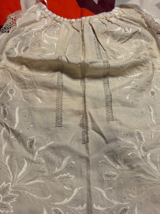 Manteletas falleras bordadas