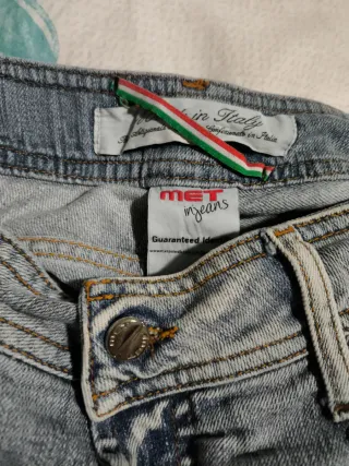 Vaqueros MET S con pedrería roja nuevos