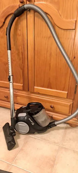 Aspiradora Ciclónica con Manguera 900w