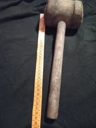 Antico martello per botti vino