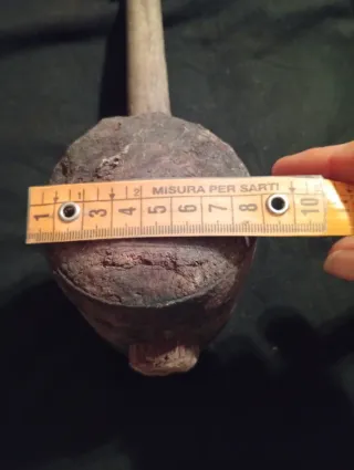 Antico martello per botti vino