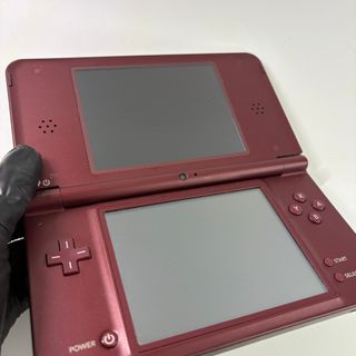 Nintendo DSi XL Rosso con caricabatterie