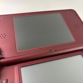 Nintendo DSi XL Rosso con caricabatterie