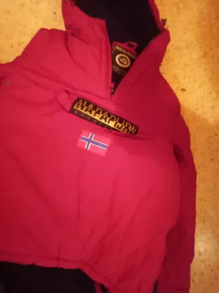 Chaqueta Napapijri Roja.