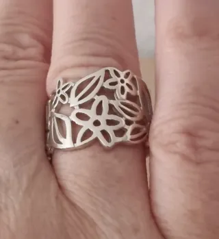 Anillo Tous Flor plata talla 12.