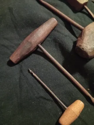 Set antichi attrezzi da lavoro