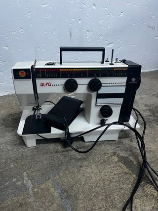Máquina de coser Alfa