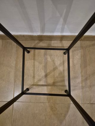 Mesa auxiliar con azulejos decorativos