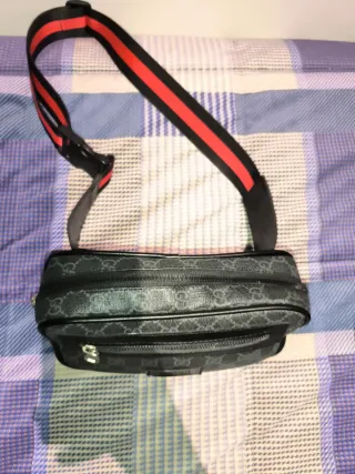 Lote 4 borse: LV, Gucci, Lacoste
