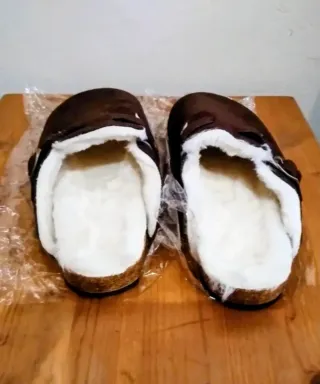 Ciabatte chiuse con pelo marroni