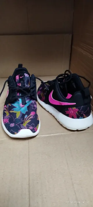 Zapatillas Nike T.38.5 Estampado Flores