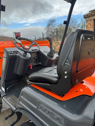 Dumper AUSA 4x4 con pala giratorio