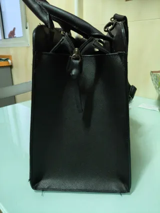 Bolso Atmosphere negro con pompón