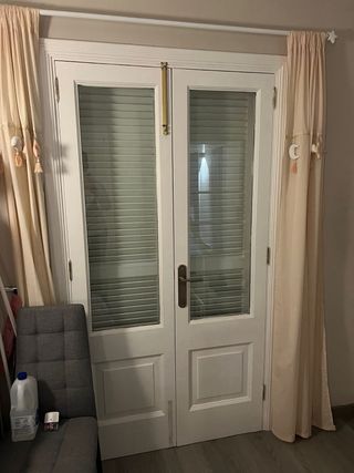 Ventanas de madera blancas