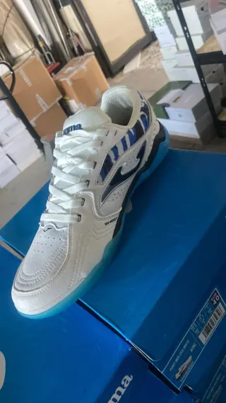 Sneakers Joma bianche e blu