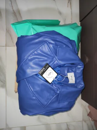 Gabardina larga azul mujer.