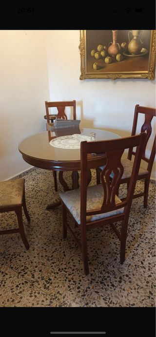 Mesa redonda madera y cristal con 4 sillas