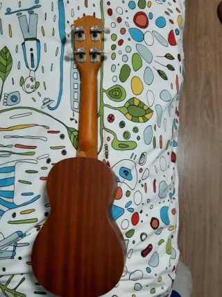Ukelele de madera