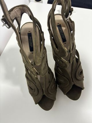 Sandalia tacón talla 40 Zara