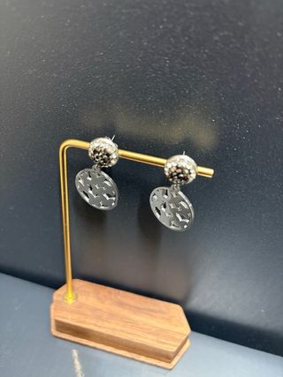 Pendientes de acero con mariposas