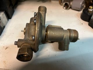 Válvula de latón de 3 vías