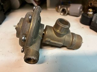 Válvula de latón de 3 vías