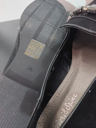 Scarpe eleganti nere con strass