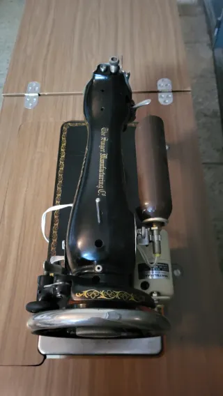 Máquina de coser Singer antigua