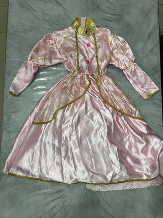 Vestito da principessa rosa con oro