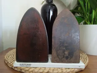 Pareja de planchas antiguas de hierro fundido