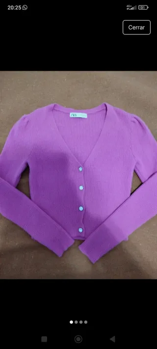 Rebeca cárdigan rosa con botones joya