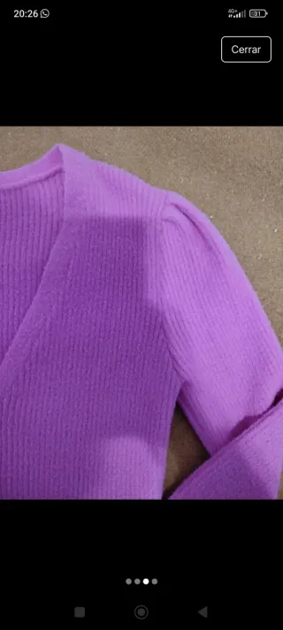 Rebeca cárdigan rosa con botones joya