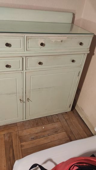 Mueble antiguo para restaurar