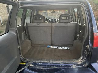 Nissan Terrano II 1995