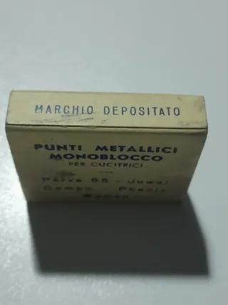 Punti metallici vintage per cucitrici