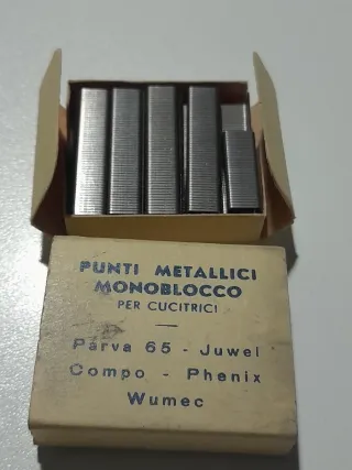 Punti metallici vintage per cucitrici